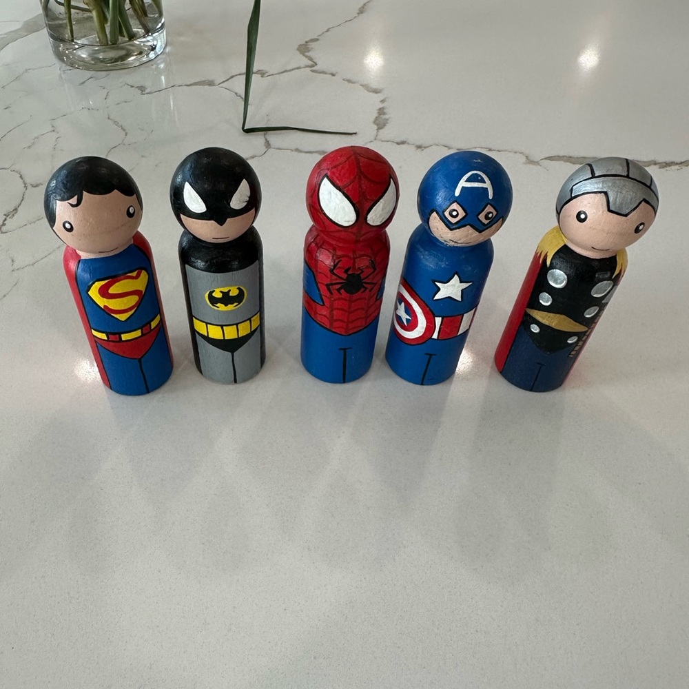 EUC Amy’s Painted Pegs Superheroes set of 5
